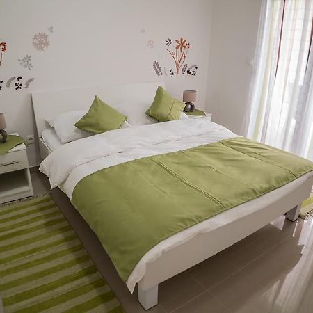 Apartments Malina Vir Zewnętrze zdjęcie
