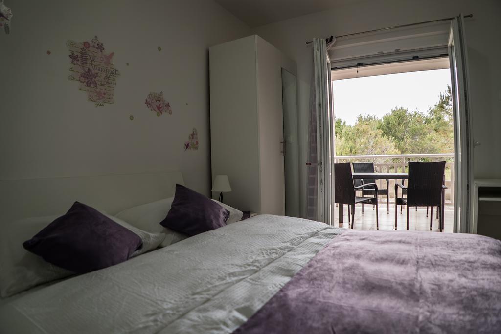 Apartments Malina Vir Zewnętrze zdjęcie
